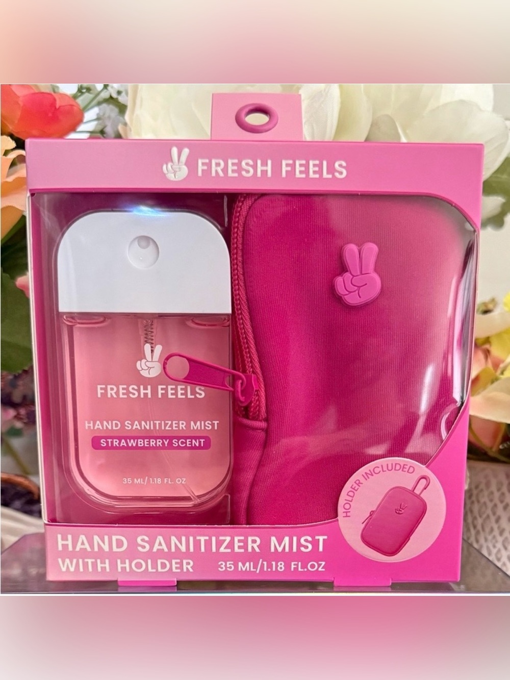 🆕🪷 FRESH FEELS STRAWBERRY SCENTED HAND SANITIZER MIST WITH HOLDER. NEW SEALED.